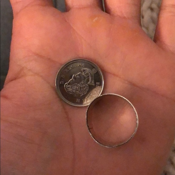 Silver ring with indigenous art - Picture 5 of 5